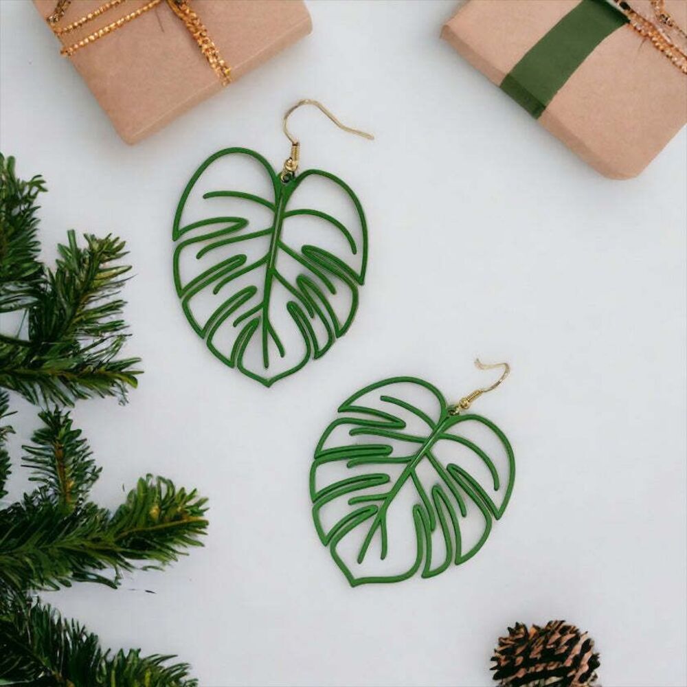 NEW Ready To Gift Plant Lover Gift Wire Green Monstera Earrings Cute!!